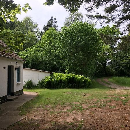 Вилла Skovhuset Uggerby Экстерьер фото