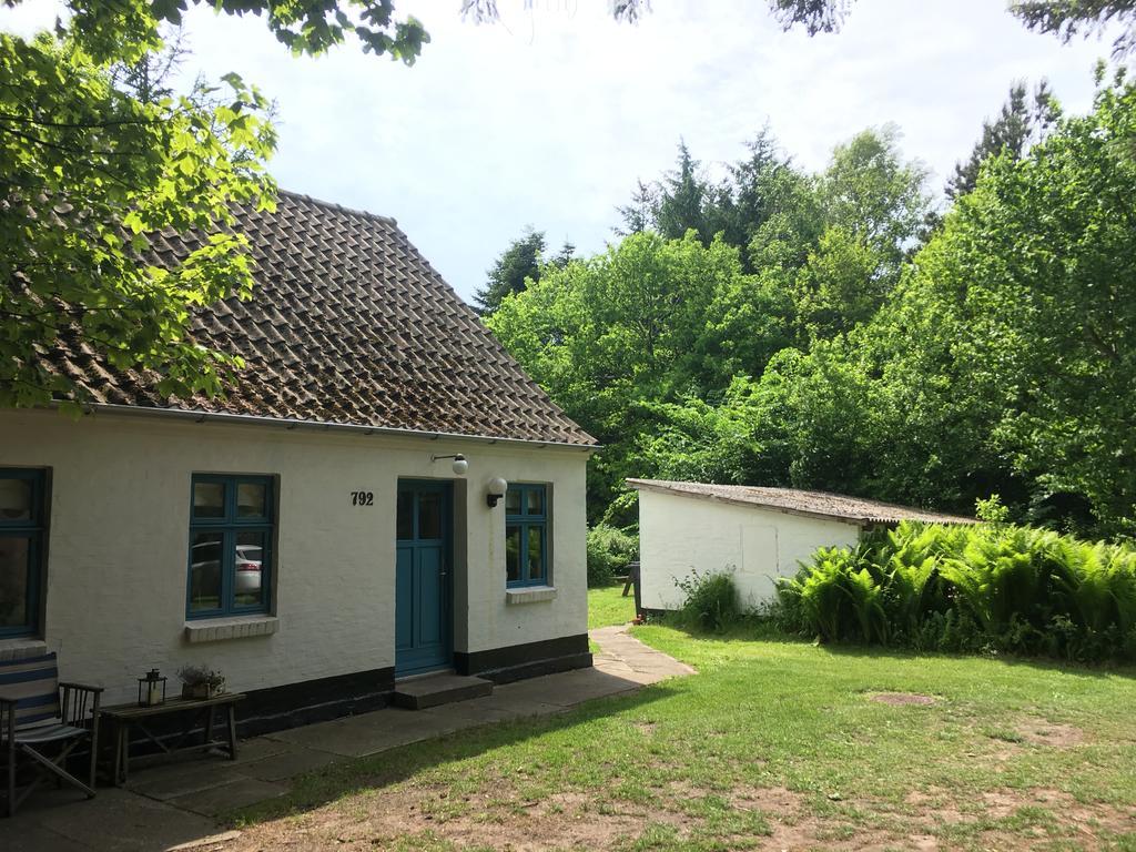 Вилла Skovhuset Uggerby Экстерьер фото