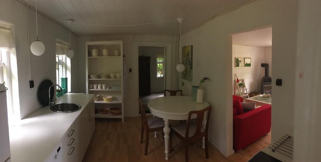 Вилла Skovhuset Uggerby Экстерьер фото