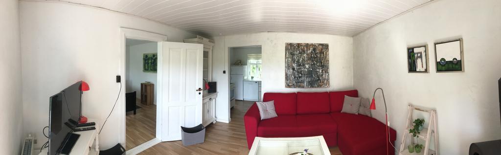 Вилла Skovhuset Uggerby Экстерьер фото